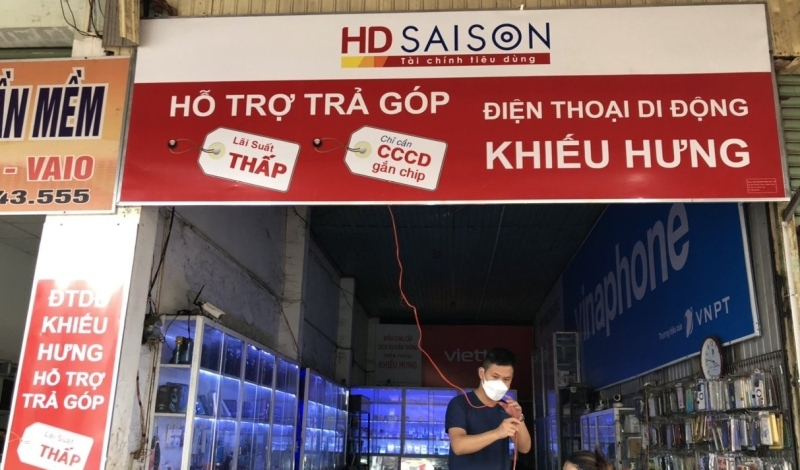 In Ấn Và Thi Công Biển Quảng Cáo Cho Đối Tác HD SAISON